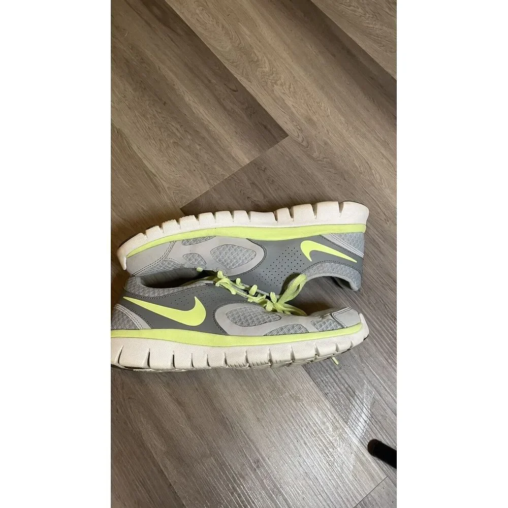 Nike‎ Womens Flex 512108-003 Gray Green Running Shoes Lace Up Low Top Size 9